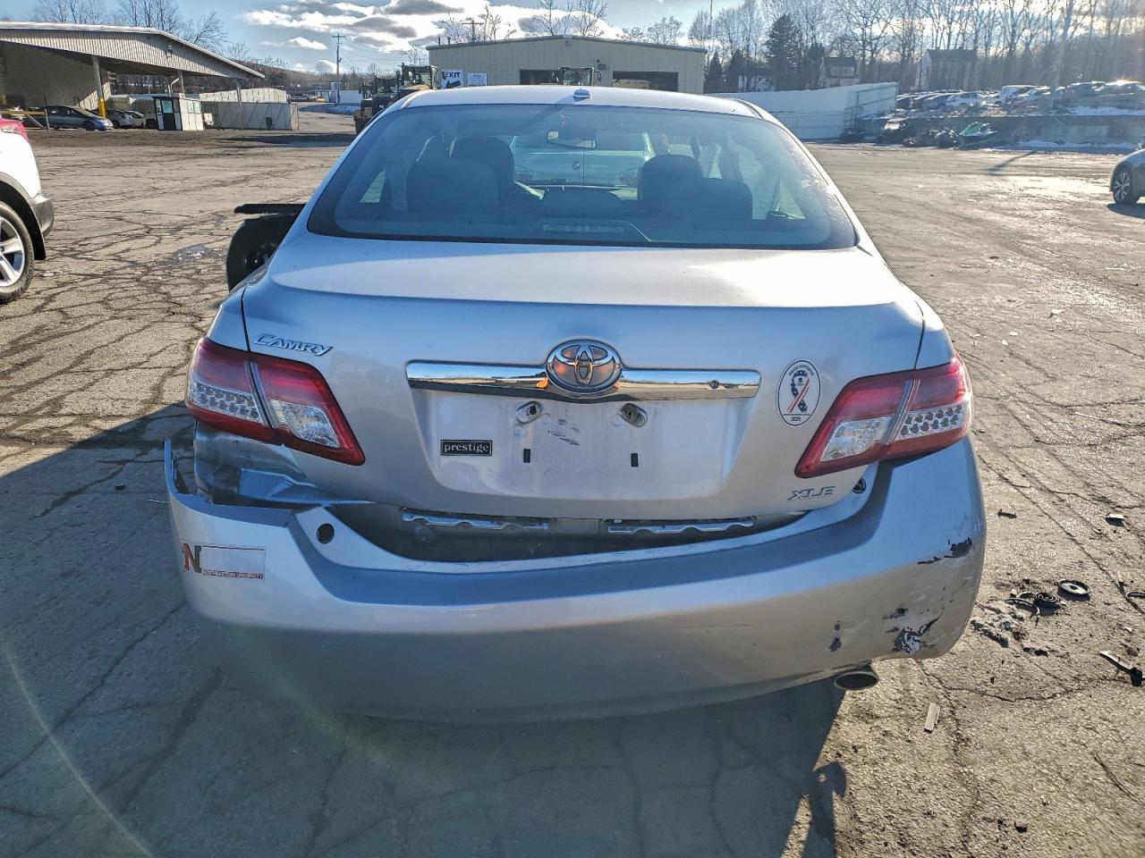 2011 TOYOTA CAMRY BASE photo 6