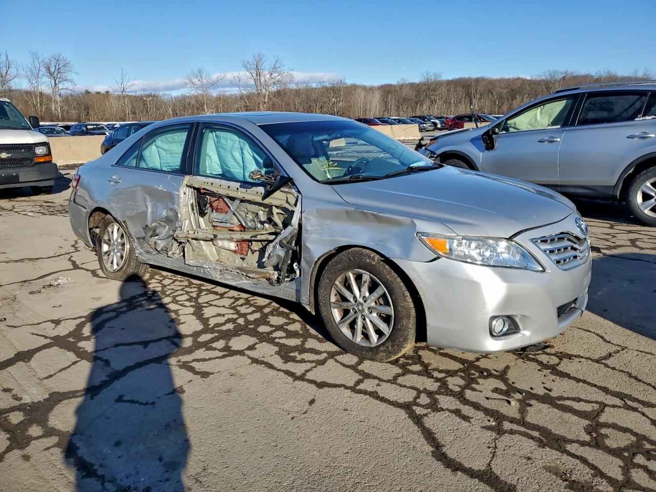 2011 TOYOTA CAMRY BASE photo 4