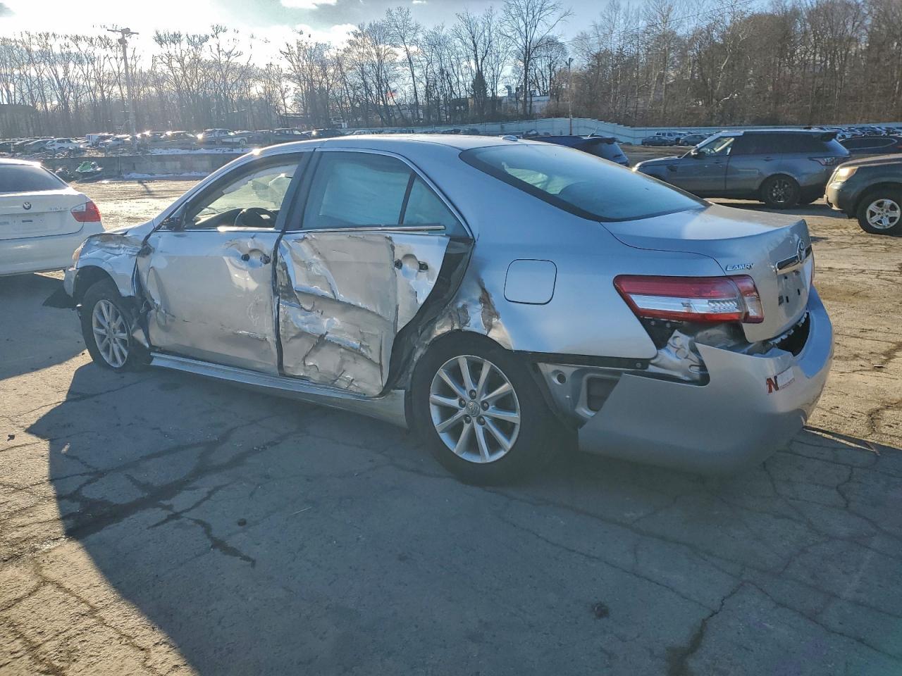 2011 TOYOTA CAMRY BASE photo 2