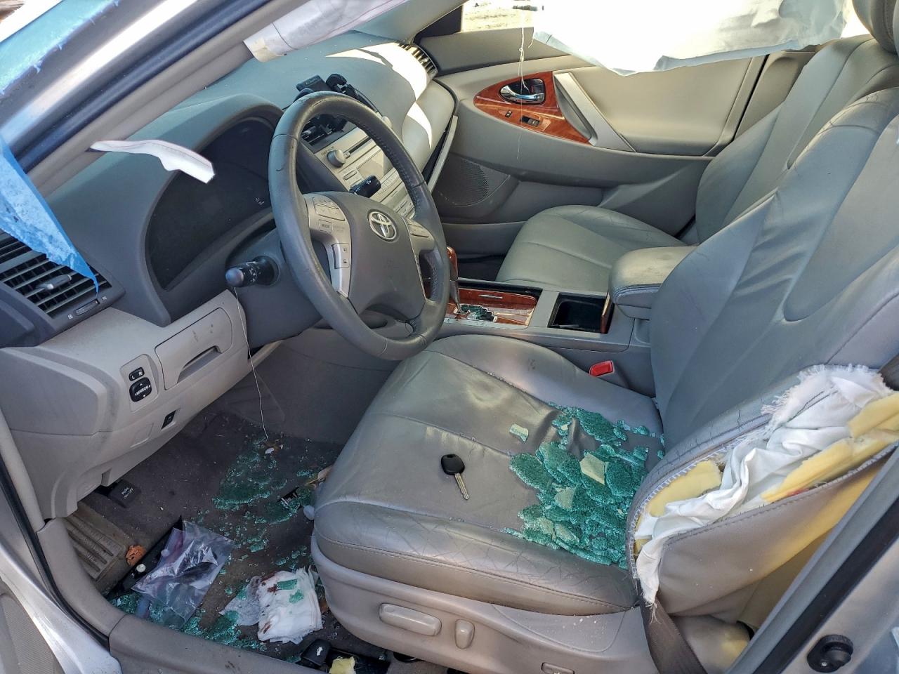 2011 TOYOTA CAMRY BASE photo 7