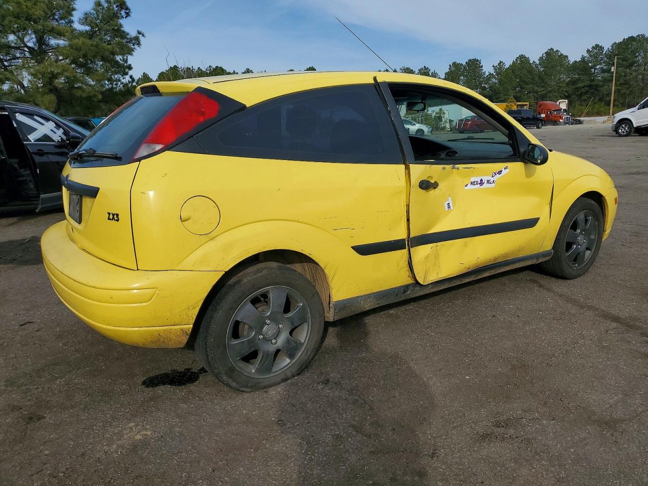 2002 FORD FOCUS ZX3 photo 3
