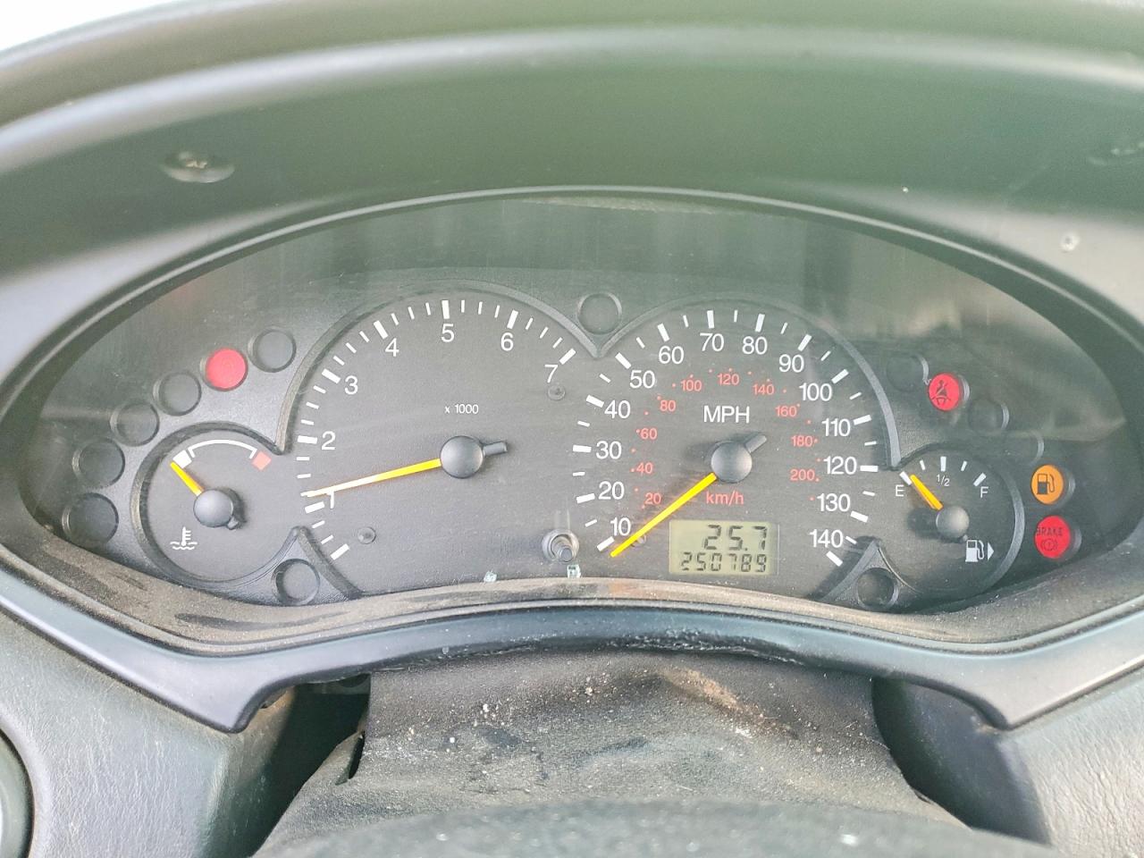 2002 FORD FOCUS ZX3 photo 9