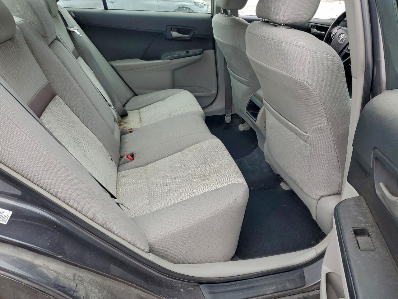 2014 TOYOTA CAMRY L photo 10