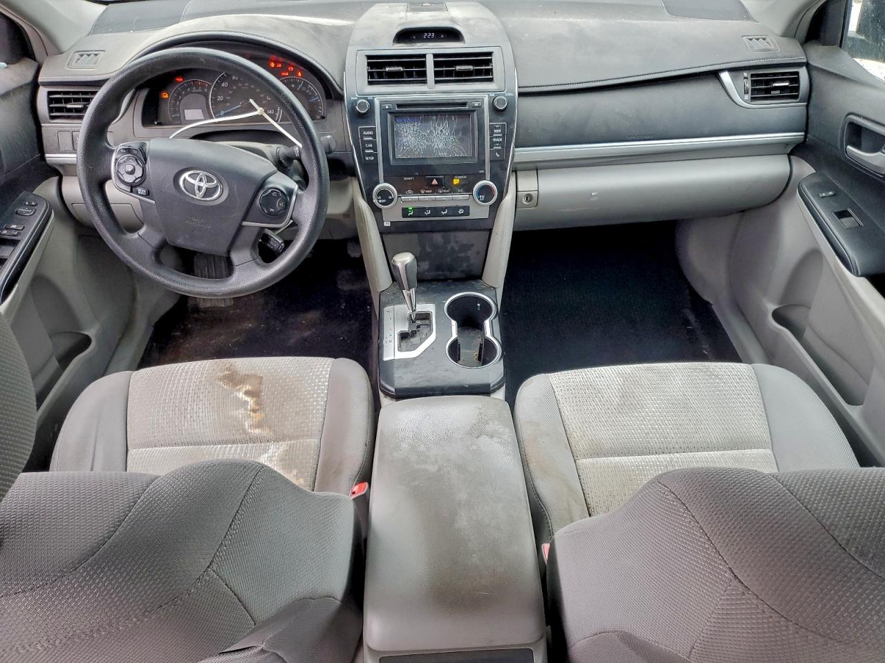 2014 TOYOTA CAMRY L photo 8