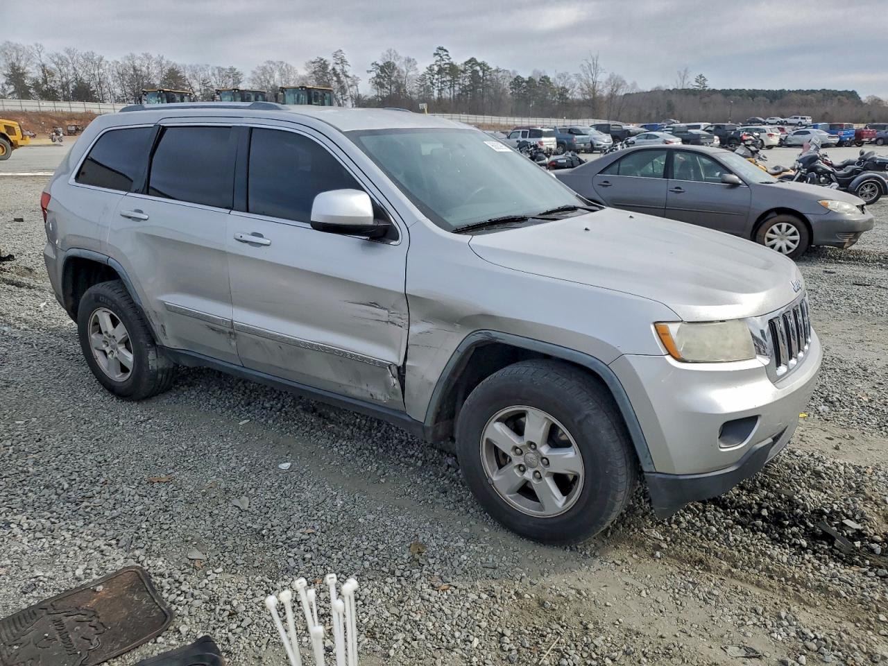 2012 JEEP GRAND CHEROKEE LAREDO photo 4