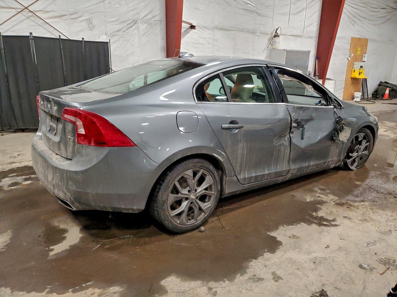 2016 VOLVO S60 PREMIER photo 3
