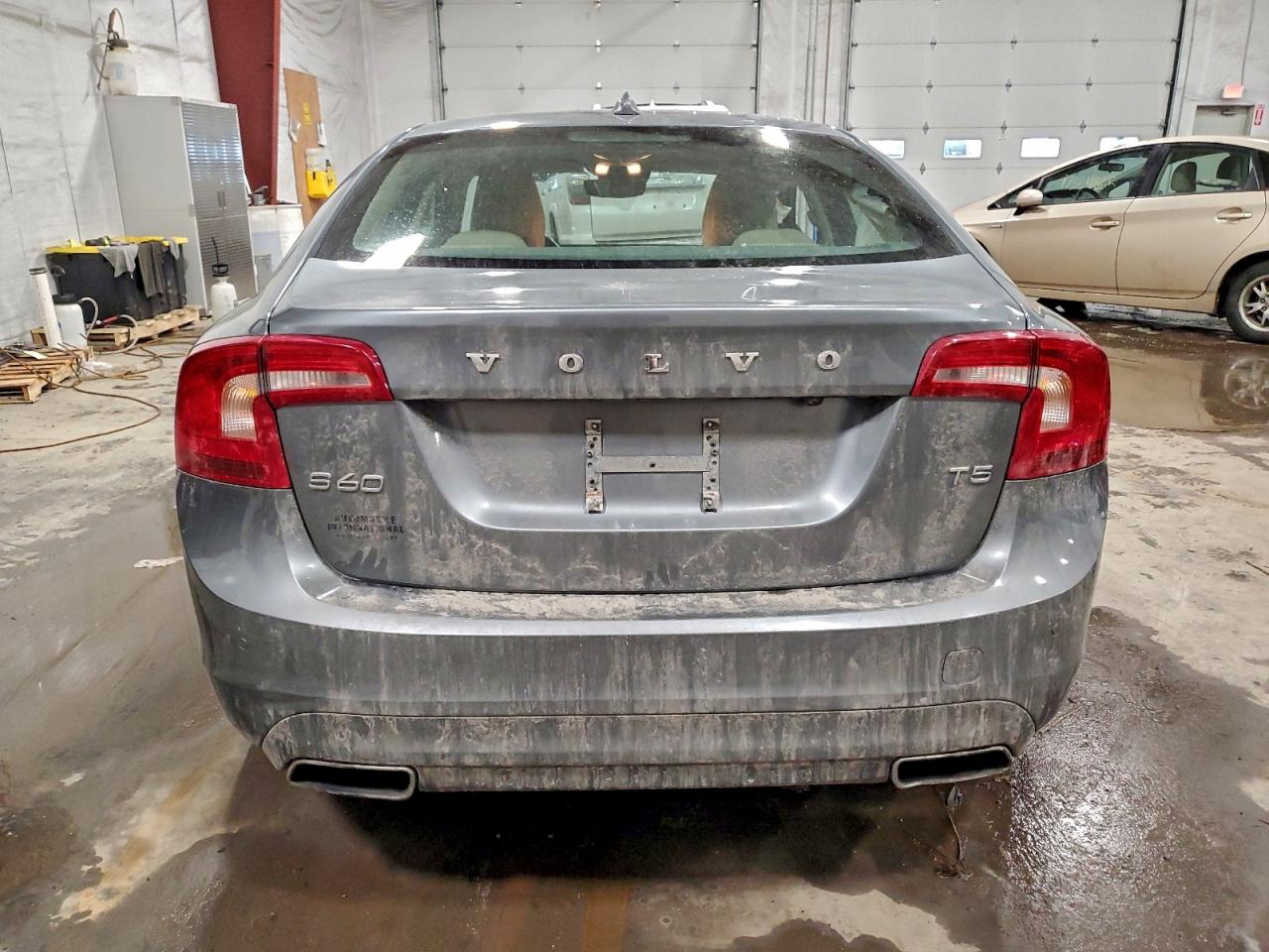 2016 VOLVO S60 PREMIER photo 6