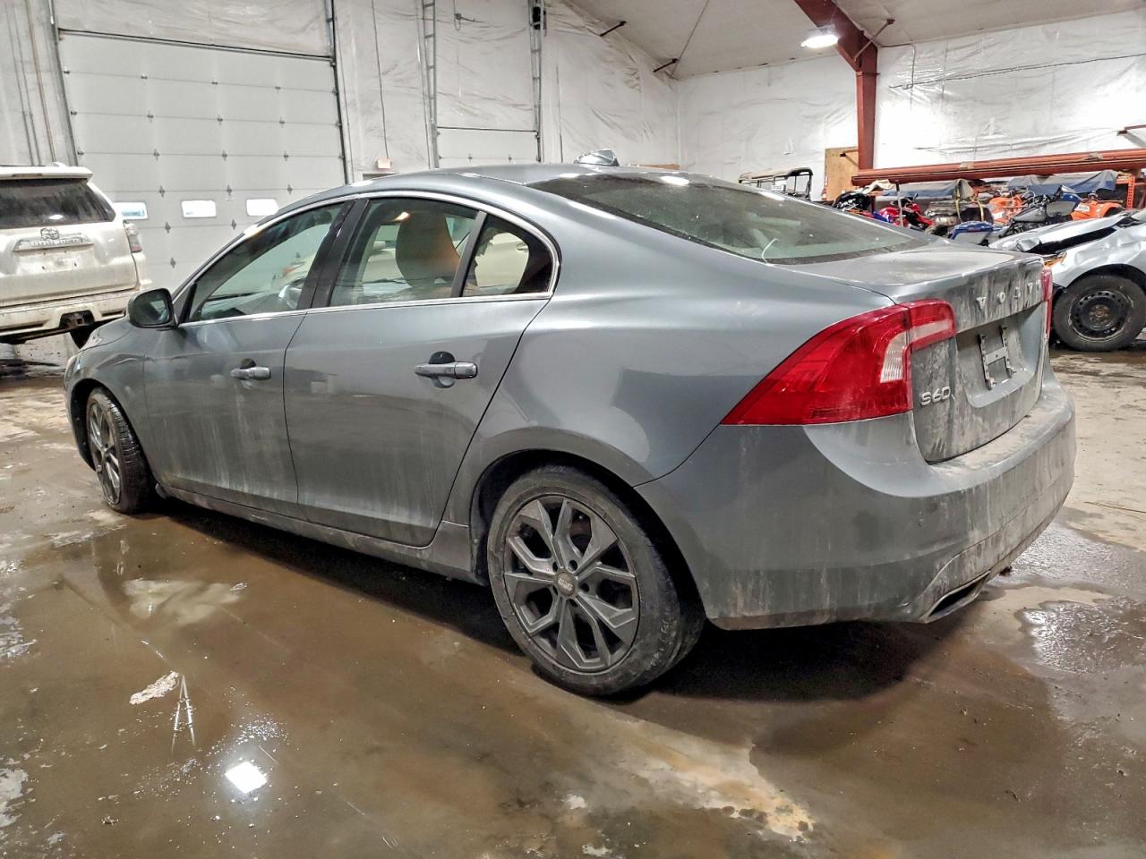 2016 VOLVO S60 PREMIER photo 2