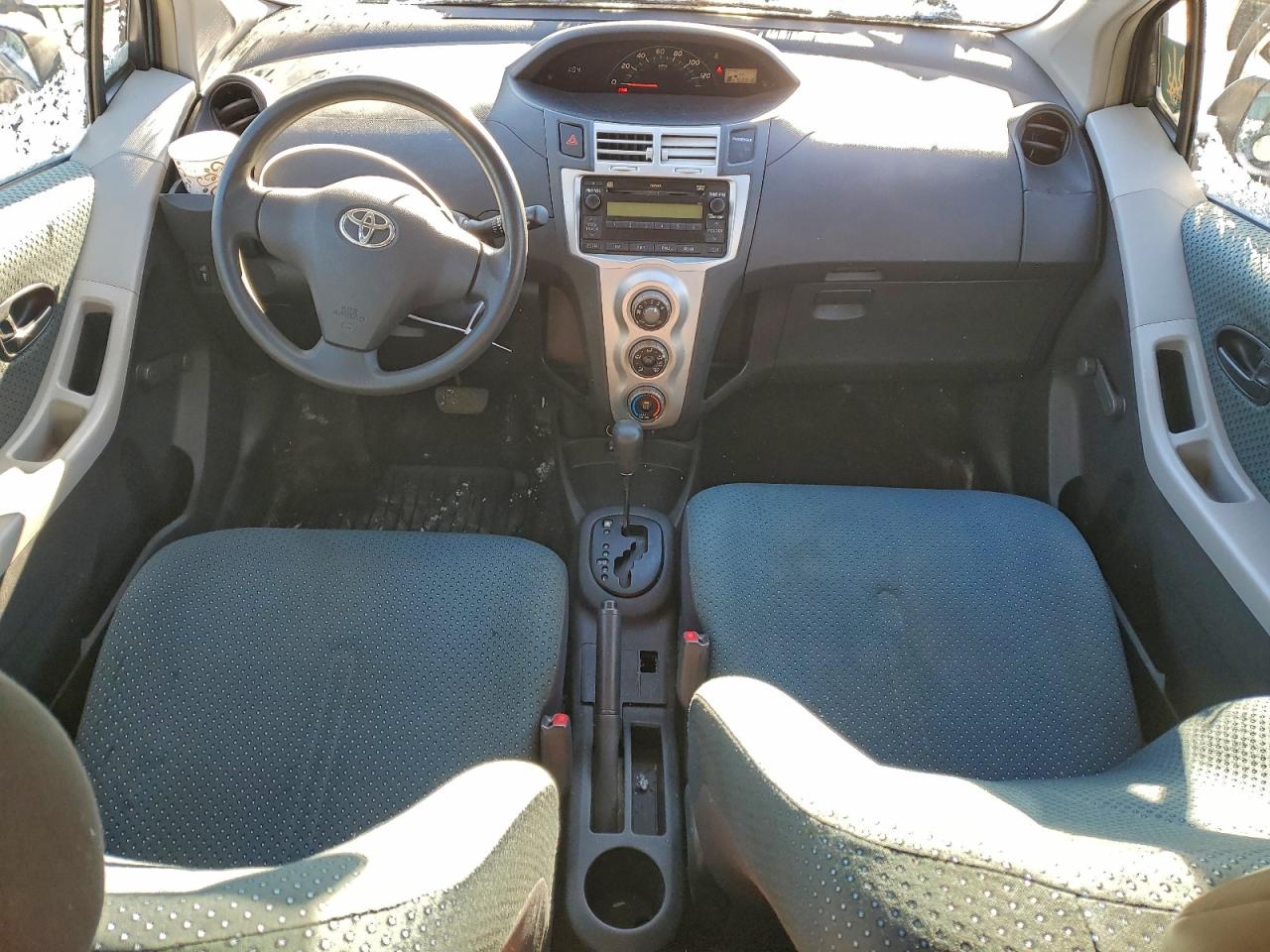 2007 TOYOTA YARIS photo 8