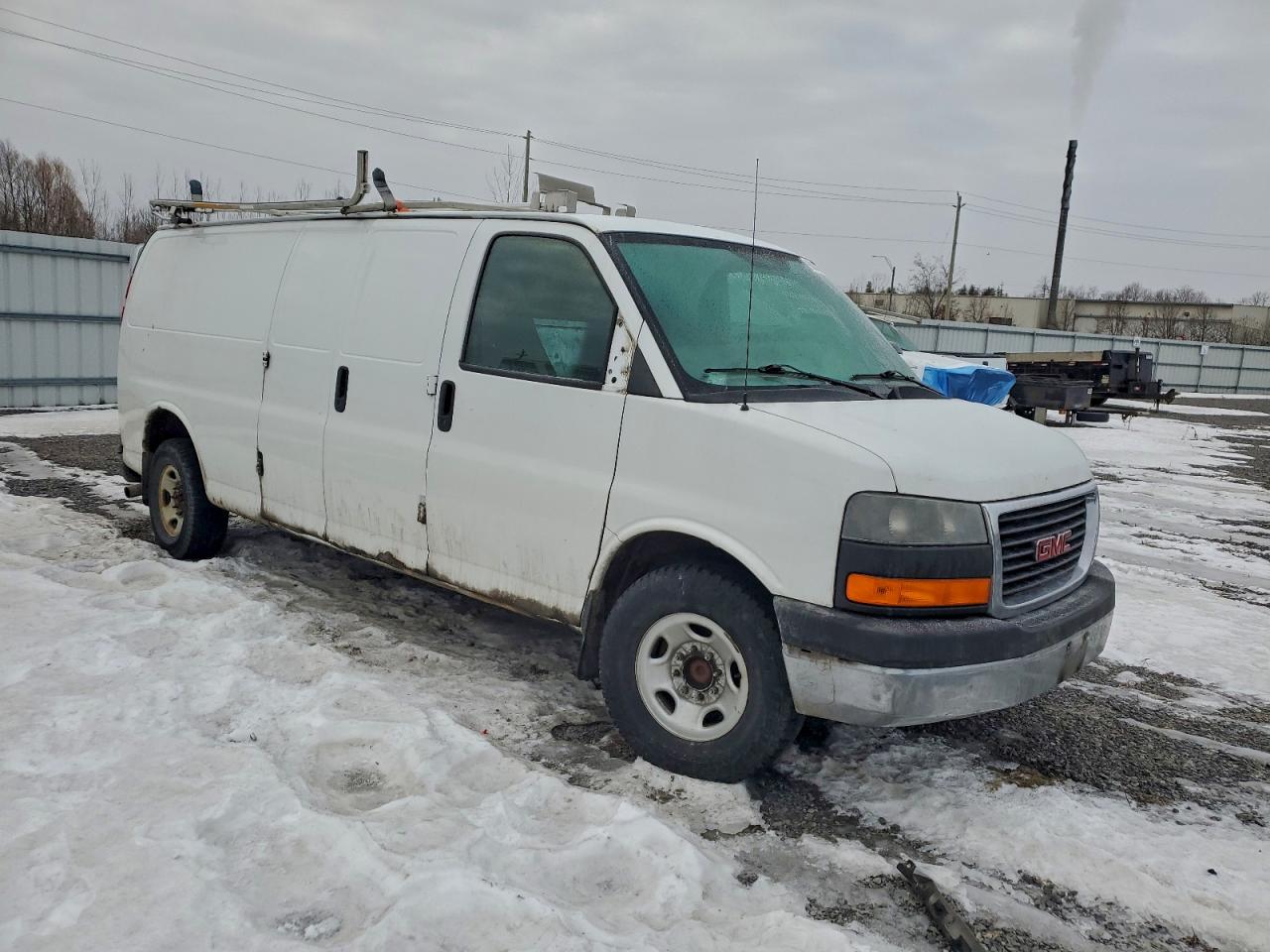 2013 GMC SAVANA G3500 photo 4