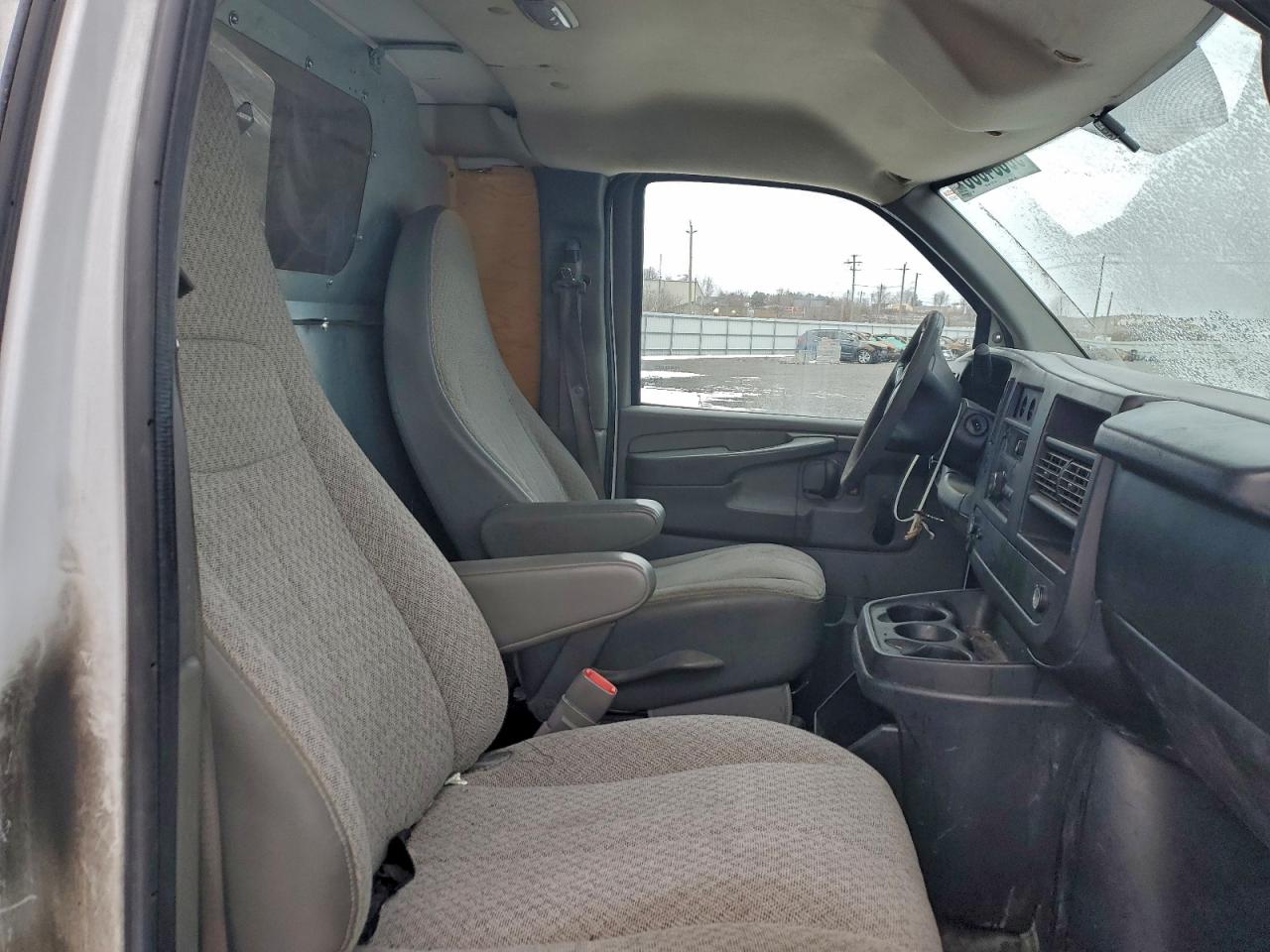2013 GMC SAVANA G3500 photo 11