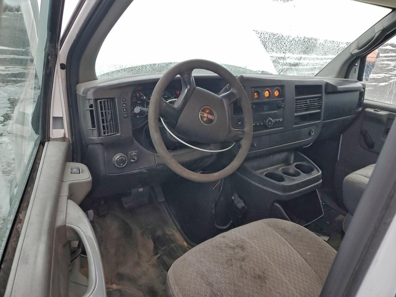 2013 GMC SAVANA G3500 photo 8