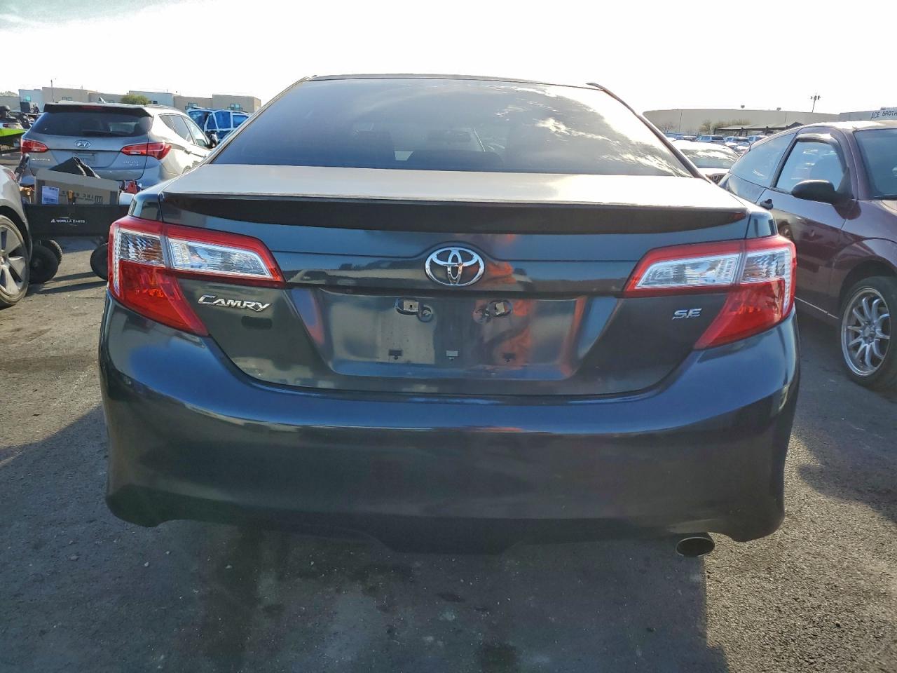 2014 TOYOTA CAMRY L photo 6
