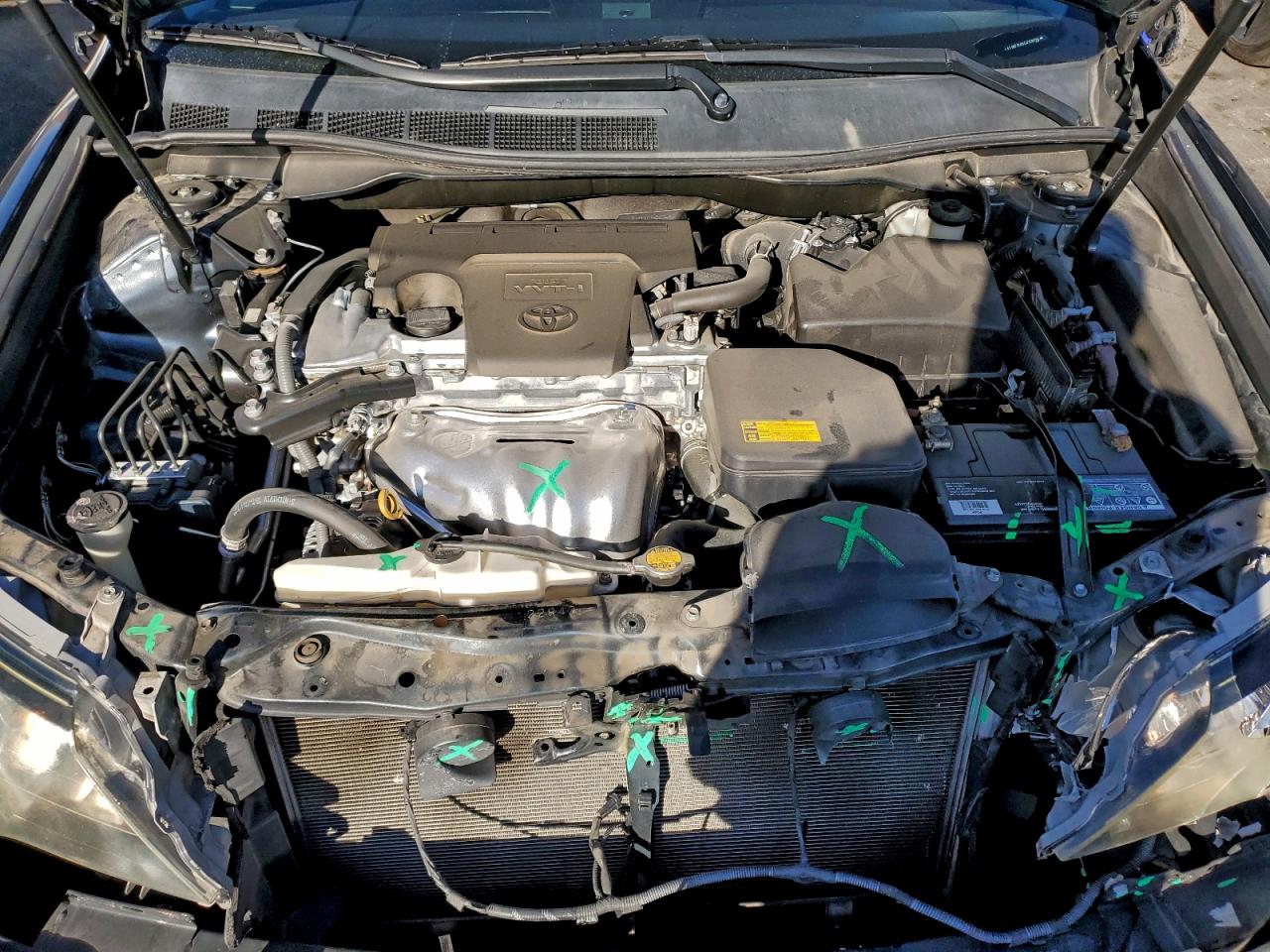 2014 TOYOTA CAMRY L photo 11