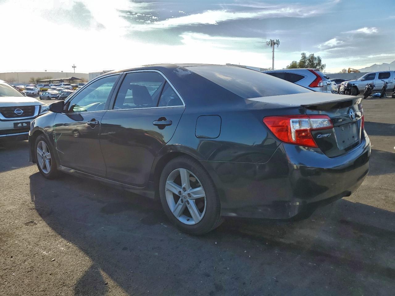 2014 TOYOTA CAMRY L photo 2