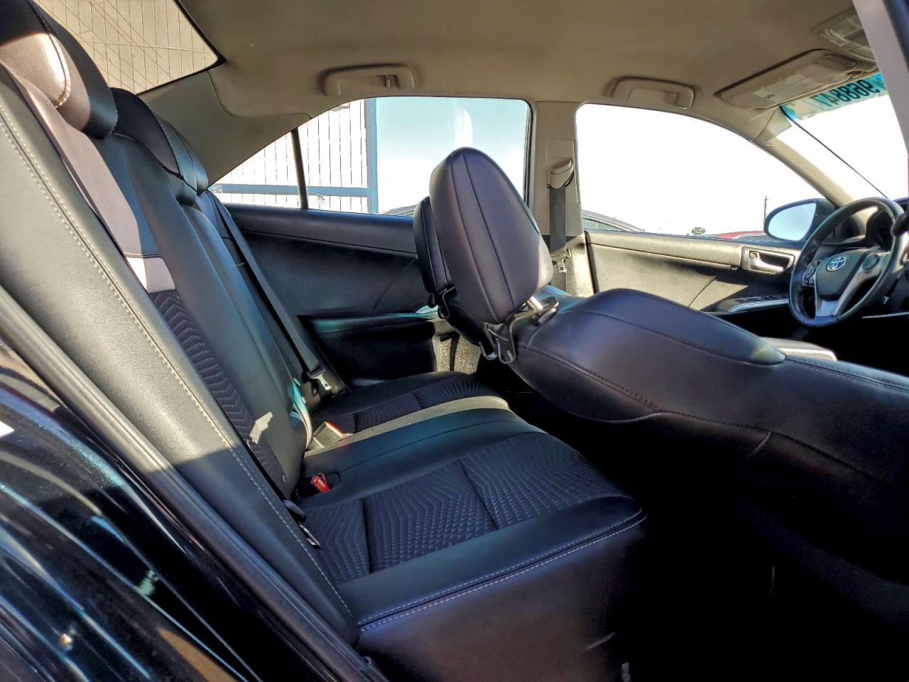 2014 TOYOTA CAMRY L photo 10