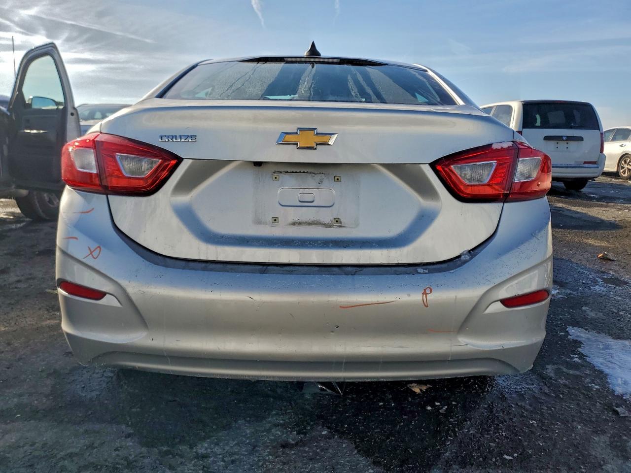 2017 CHEVROLET CRUZE LS photo 6