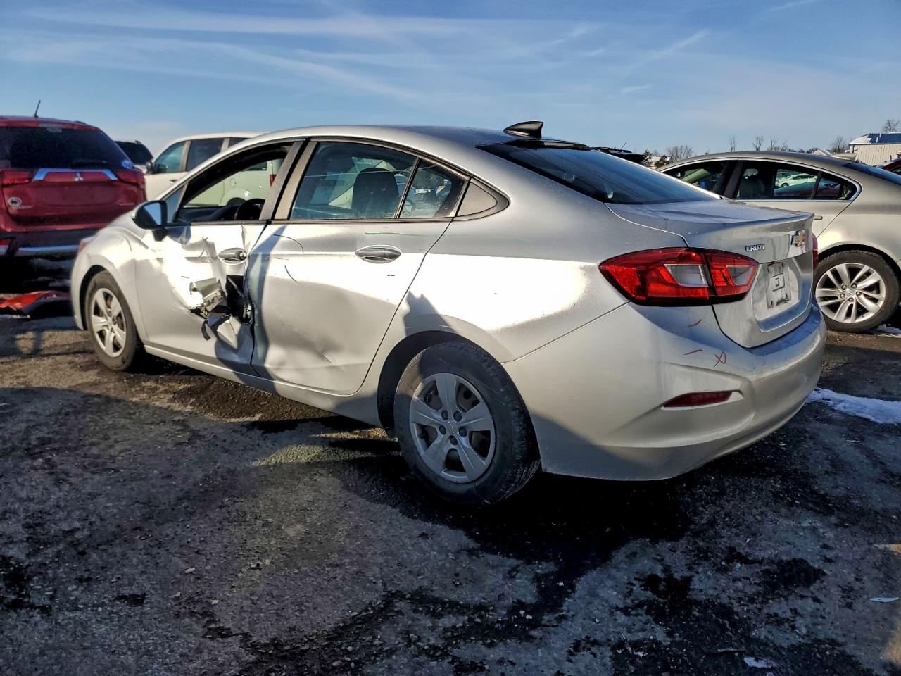 2017 CHEVROLET CRUZE LS photo 2