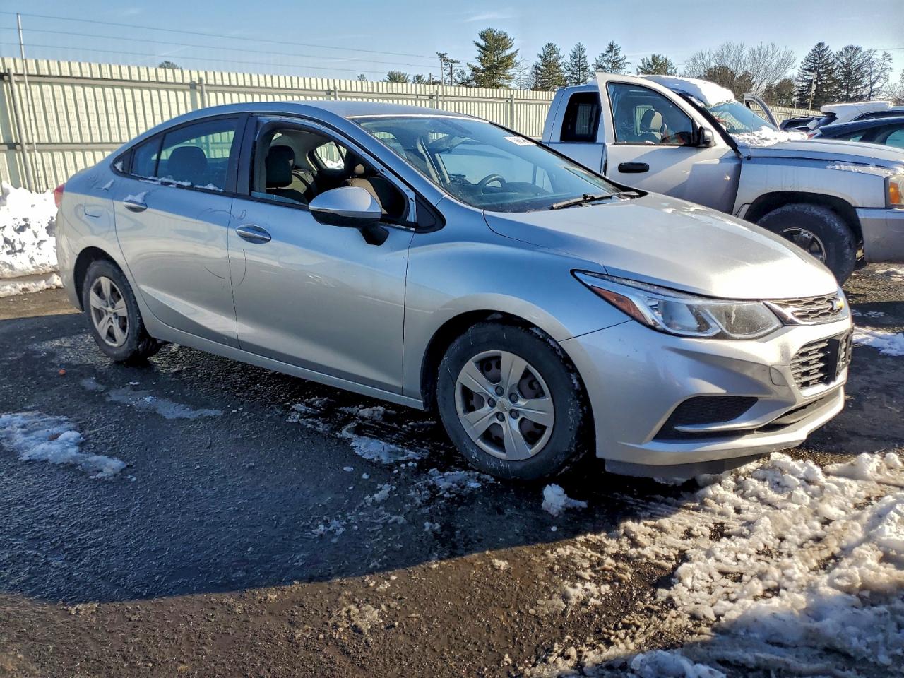 2017 CHEVROLET CRUZE LS photo 4