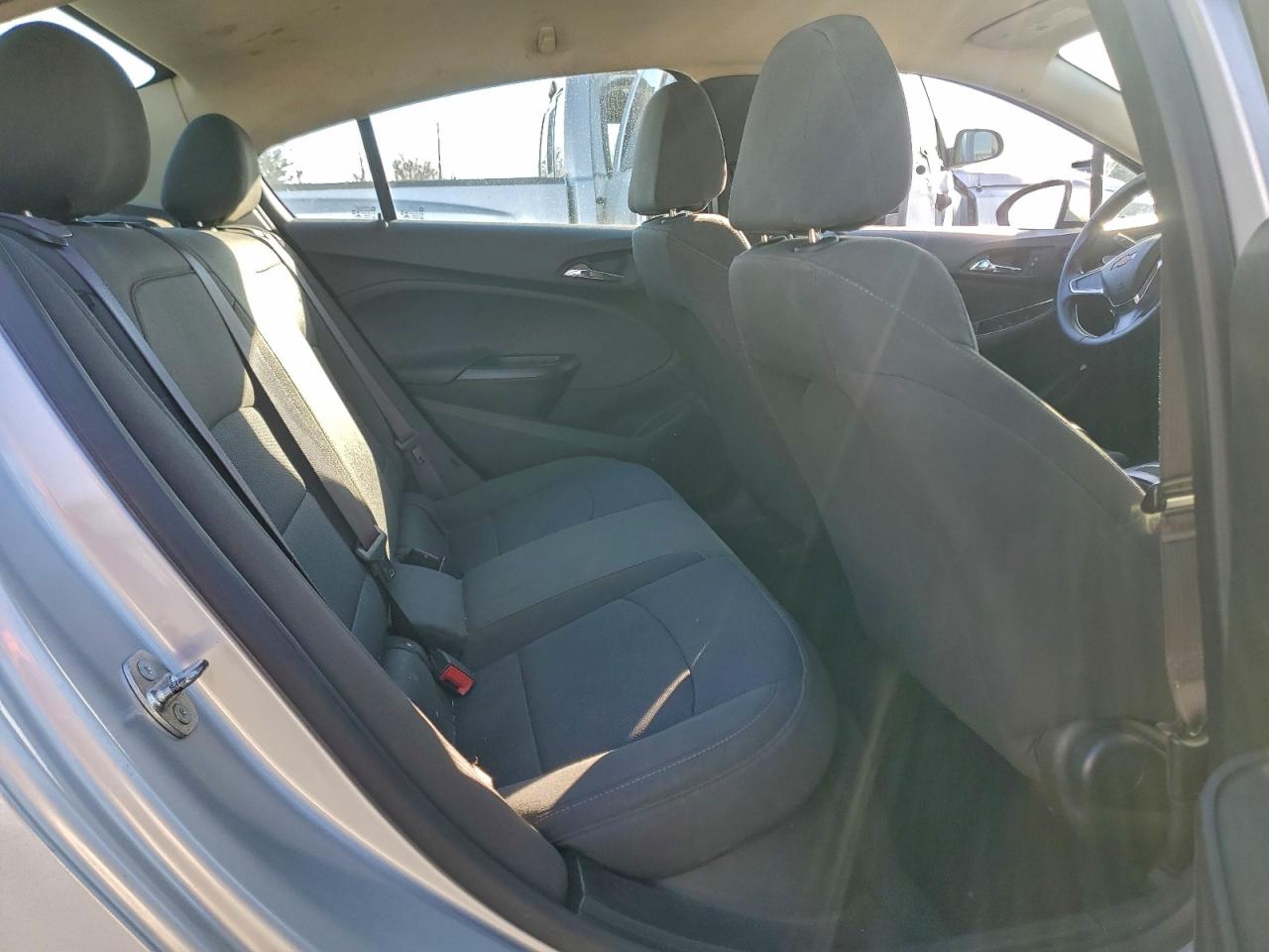 2017 CHEVROLET CRUZE LS photo 9