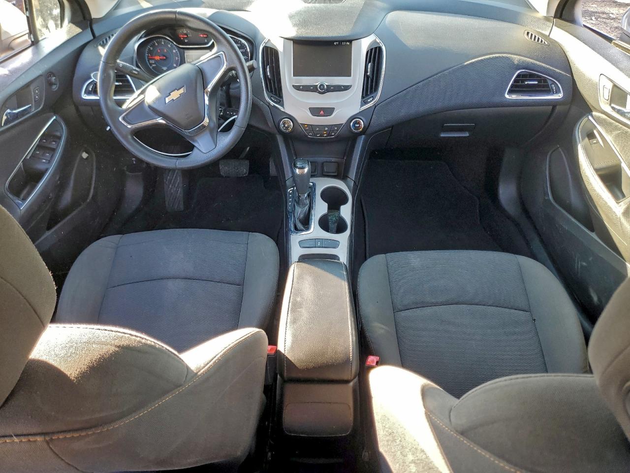 2017 CHEVROLET CRUZE LS photo 7