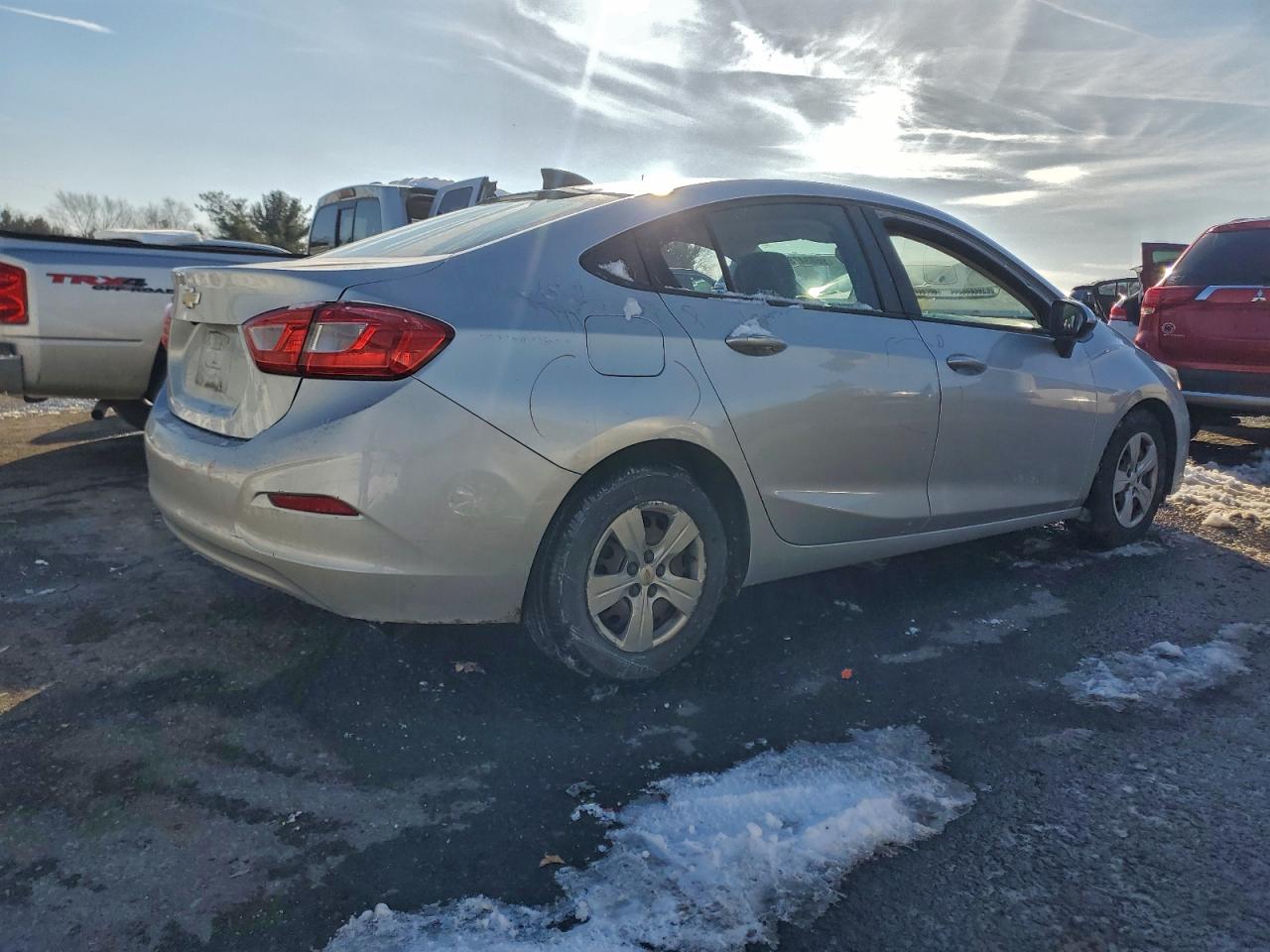 2017 CHEVROLET CRUZE LS photo 3