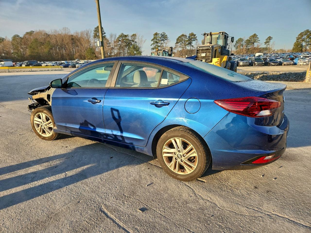 2019 HYUNDAI ELANTRA photo 2