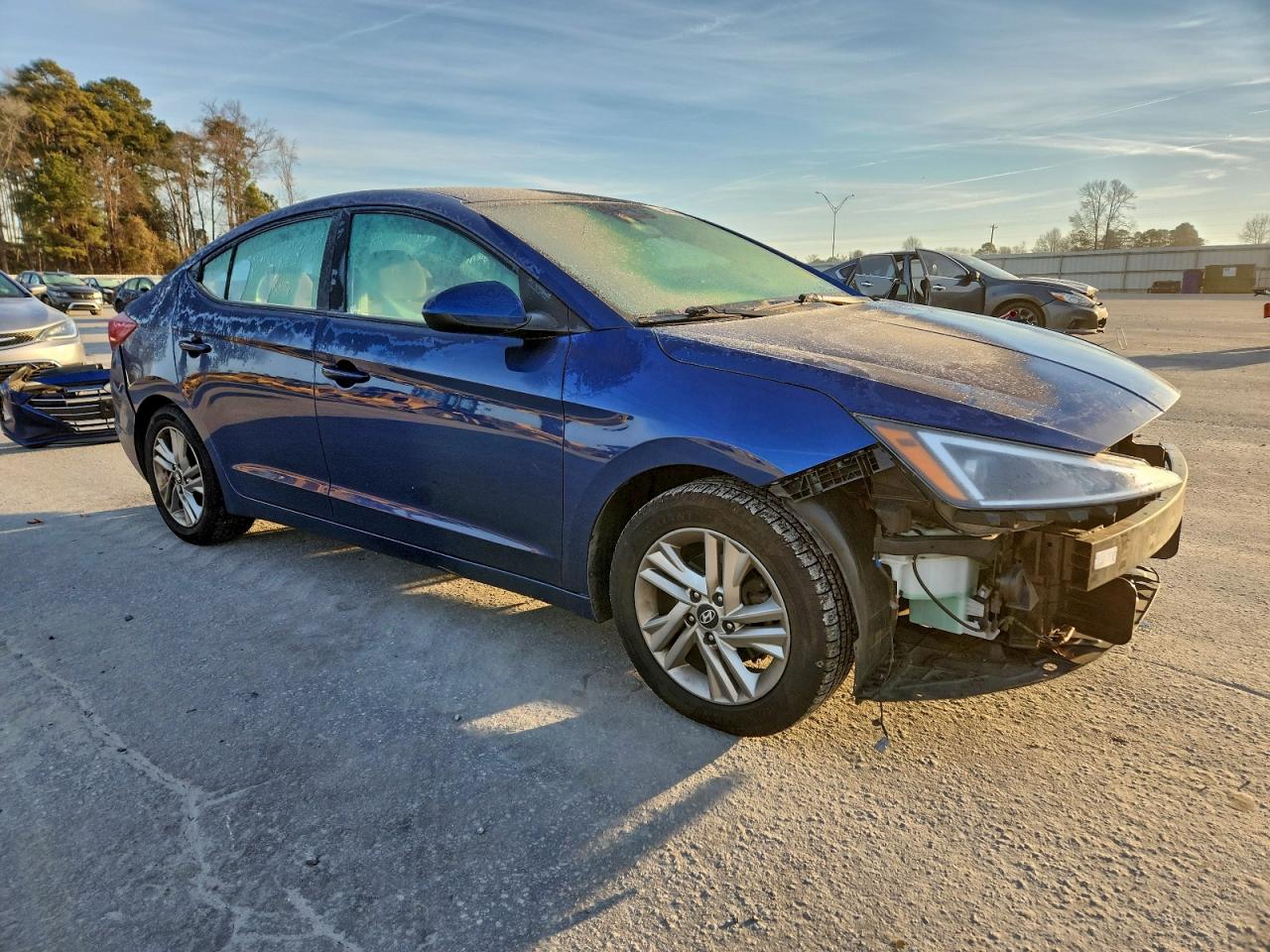 2019 HYUNDAI ELANTRA photo 4