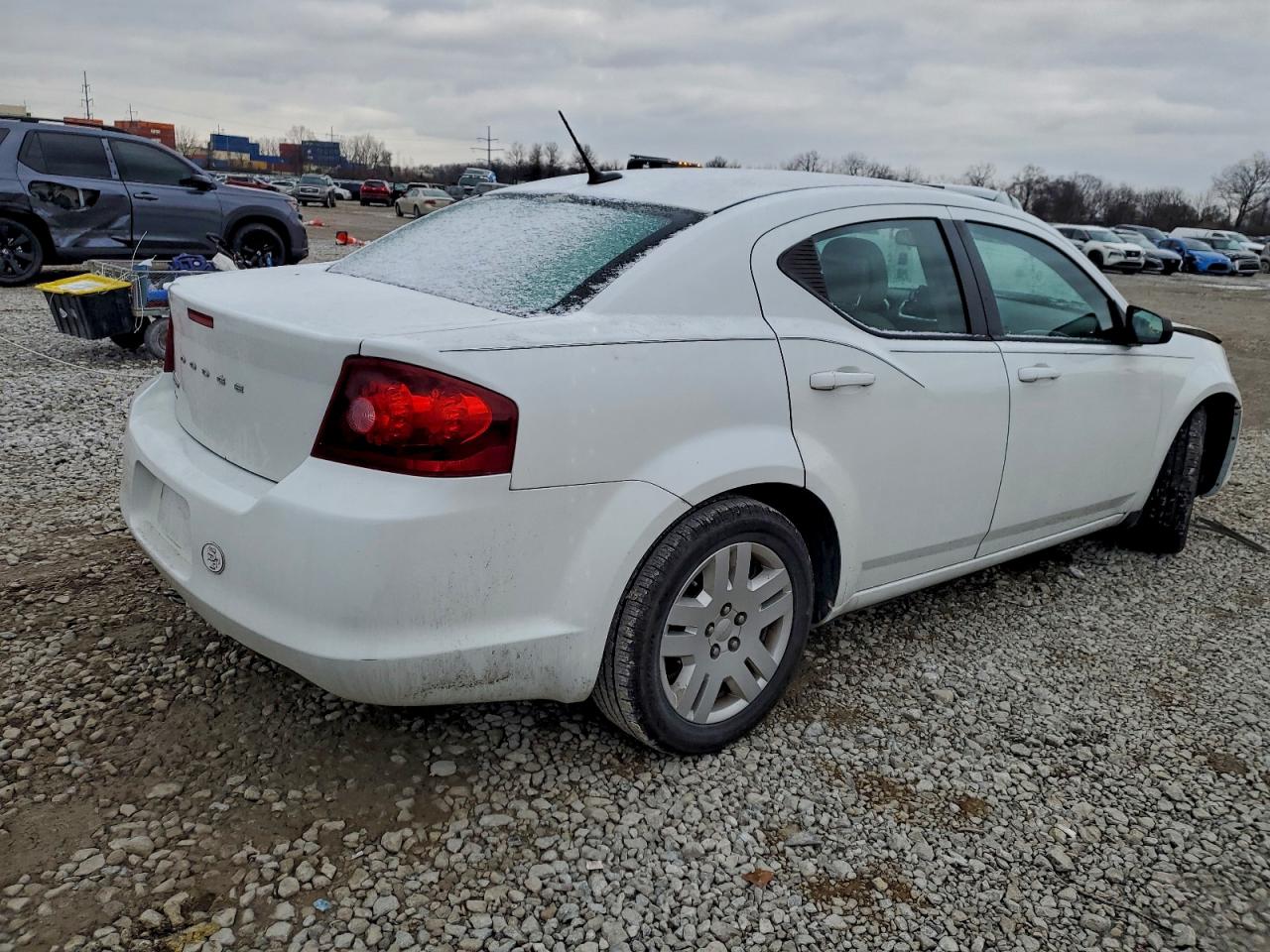2013 DODGE AVENGER SE photo 3