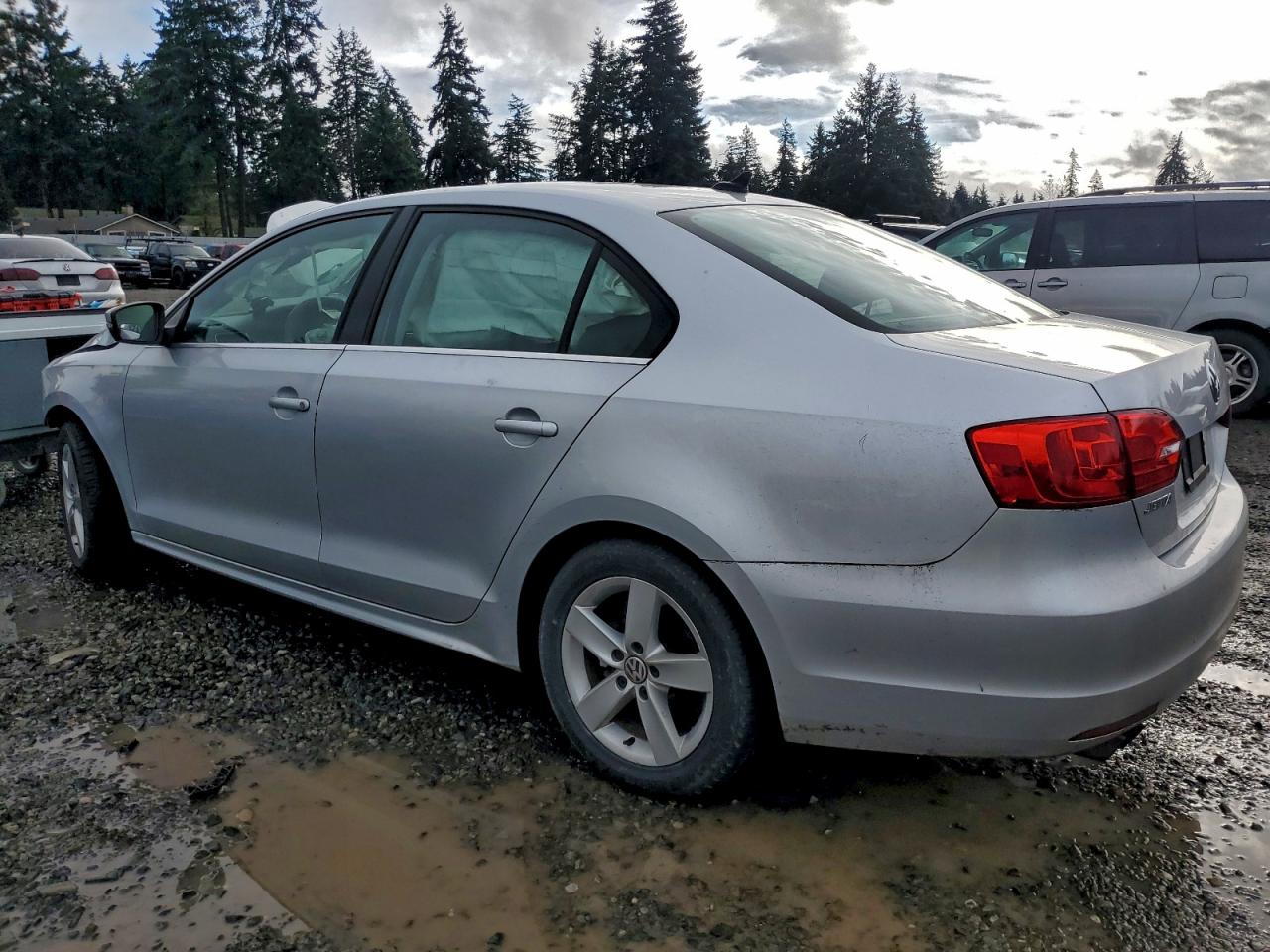 2014 VOLKSWAGEN JETTA TDI photo 2