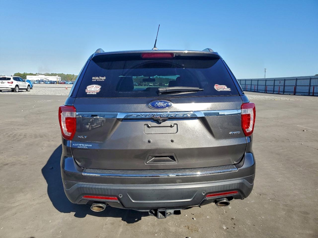 2018 FORD EXPLORER XLT photo 6