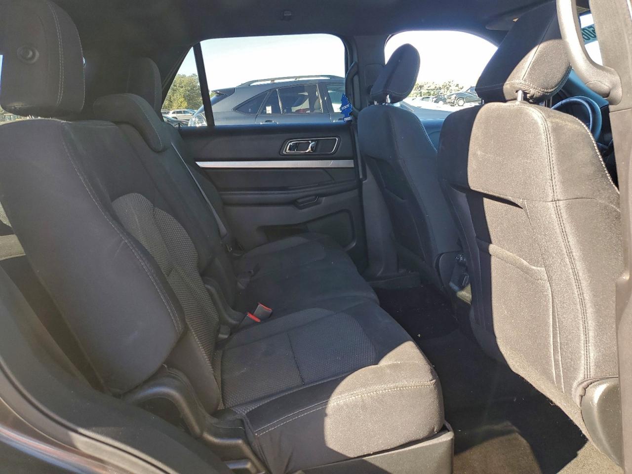2018 FORD EXPLORER XLT photo 11