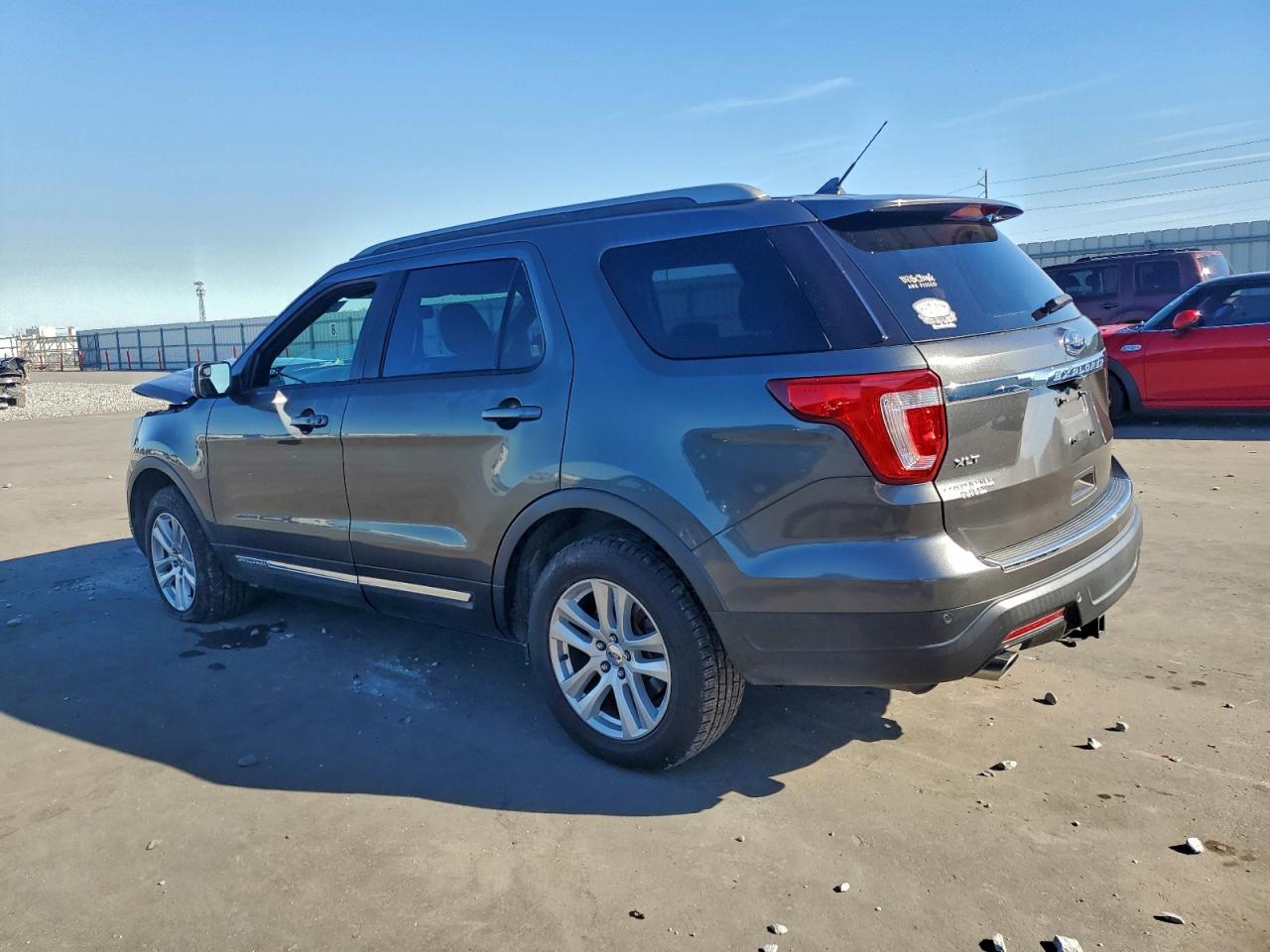 2018 FORD EXPLORER XLT photo 2