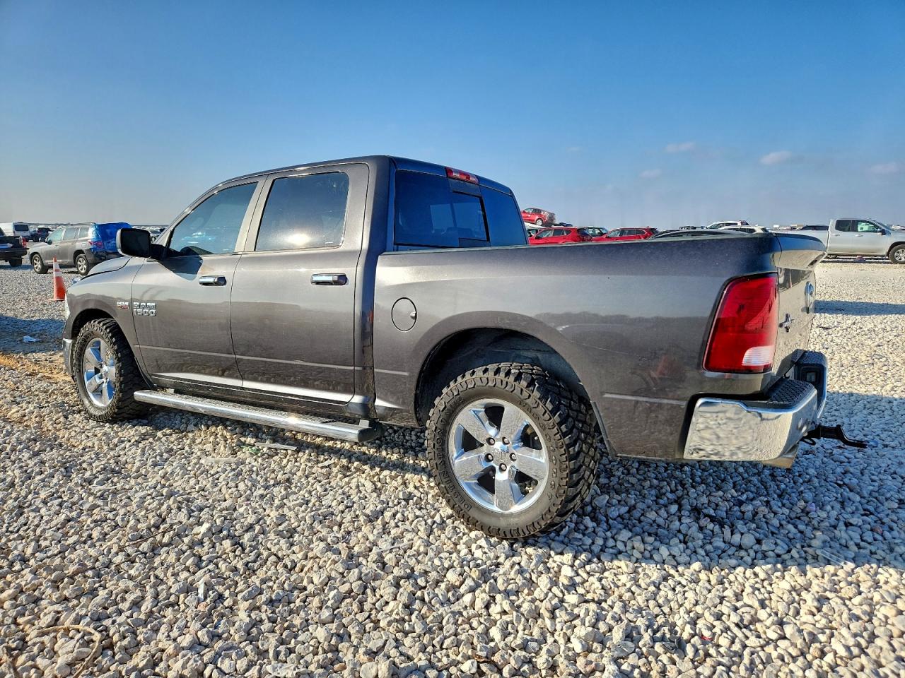 2017 RAM 1500 SLT photo 2