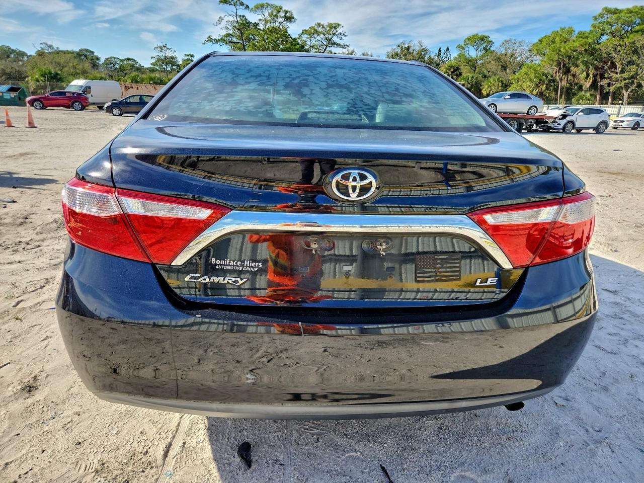 2016 TOYOTA CAMRY LE photo 6