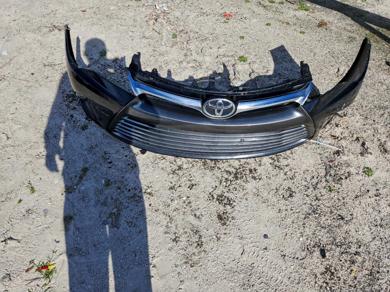 2016 TOYOTA CAMRY LE photo 12