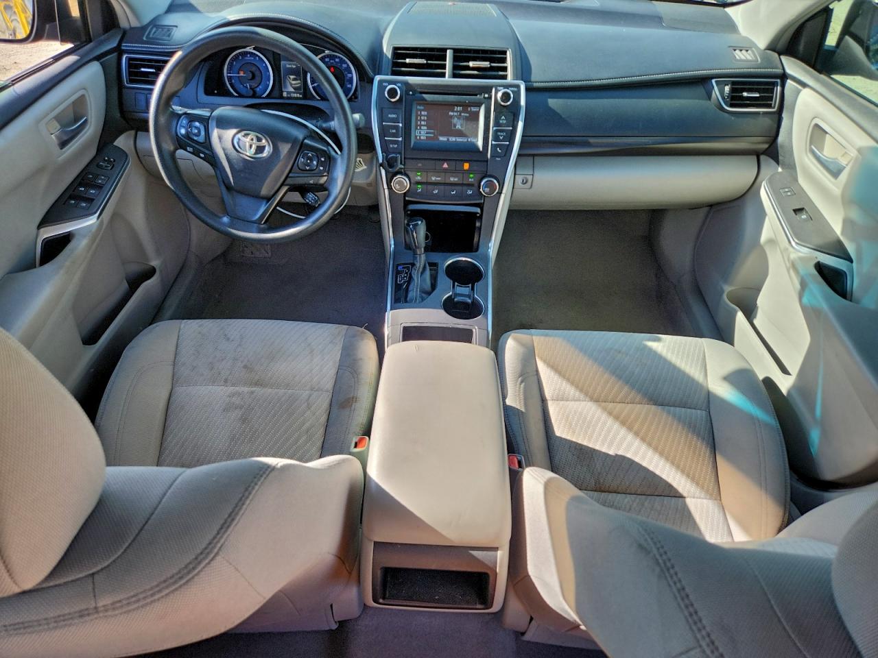 2016 TOYOTA CAMRY LE photo 8