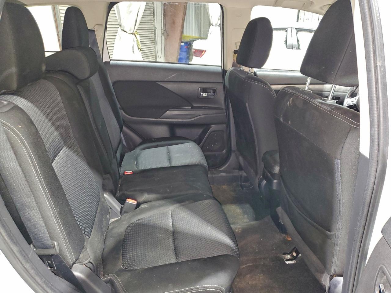 2016 MITSUBISHI OUTLANDER SE photo 11