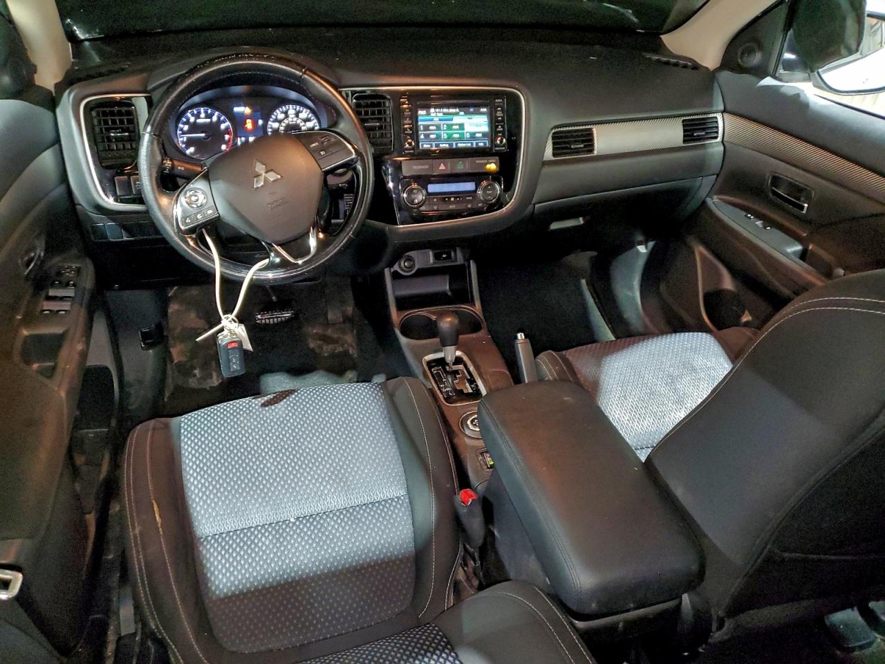 2016 MITSUBISHI OUTLANDER SE photo 8