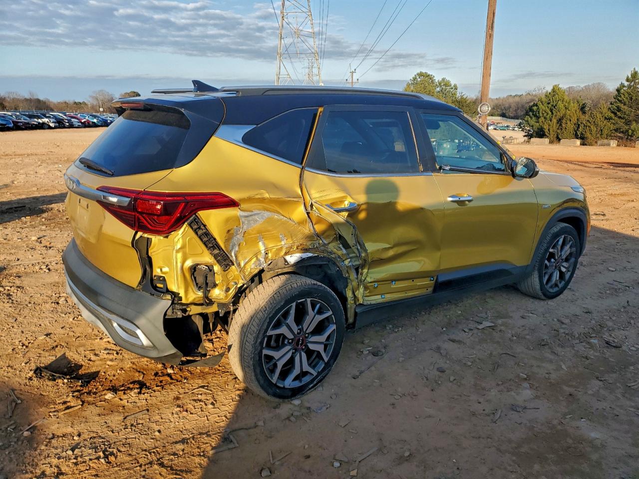 2023 KIA SELTOS SX photo 3