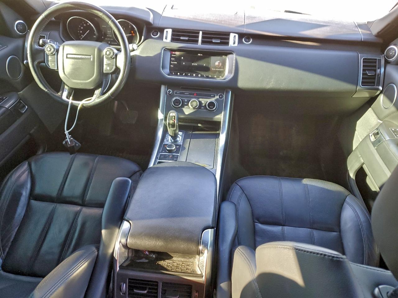 2017 LAND ROVER RANGE ROVER SPORT SE photo 8