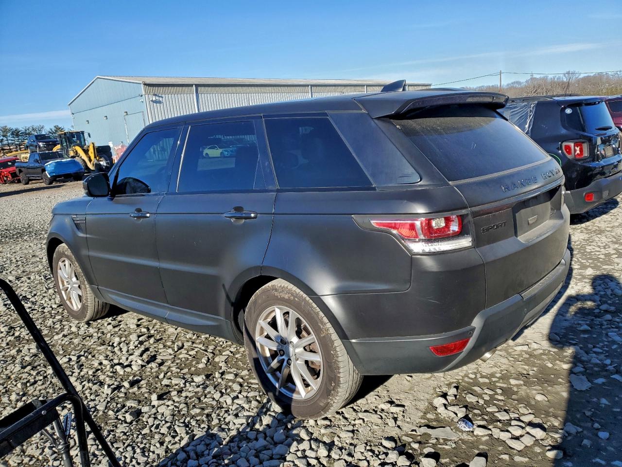2017 LAND ROVER RANGE ROVER SPORT SE photo 2