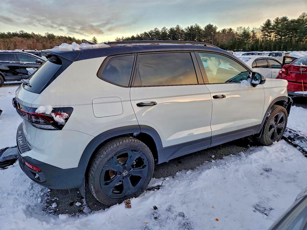 2025 VOLKSWAGEN TAOS SE BLACK photo 3