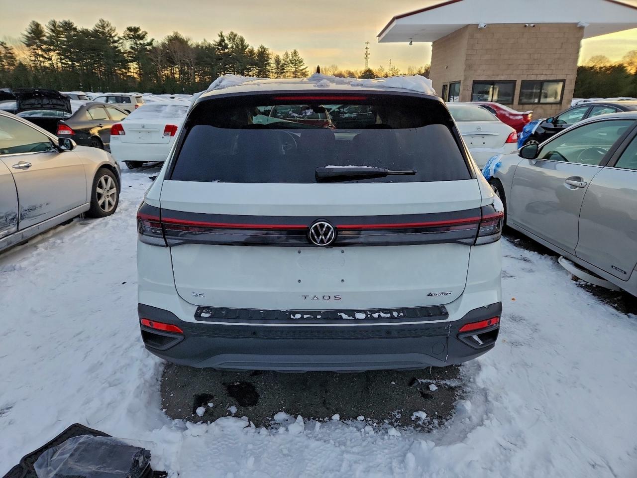 2025 VOLKSWAGEN TAOS SE BLACK photo 6