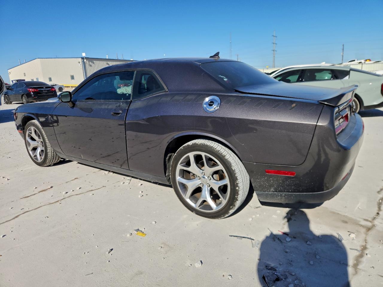 2016 DODGE CHALLENGER SXT photo 2