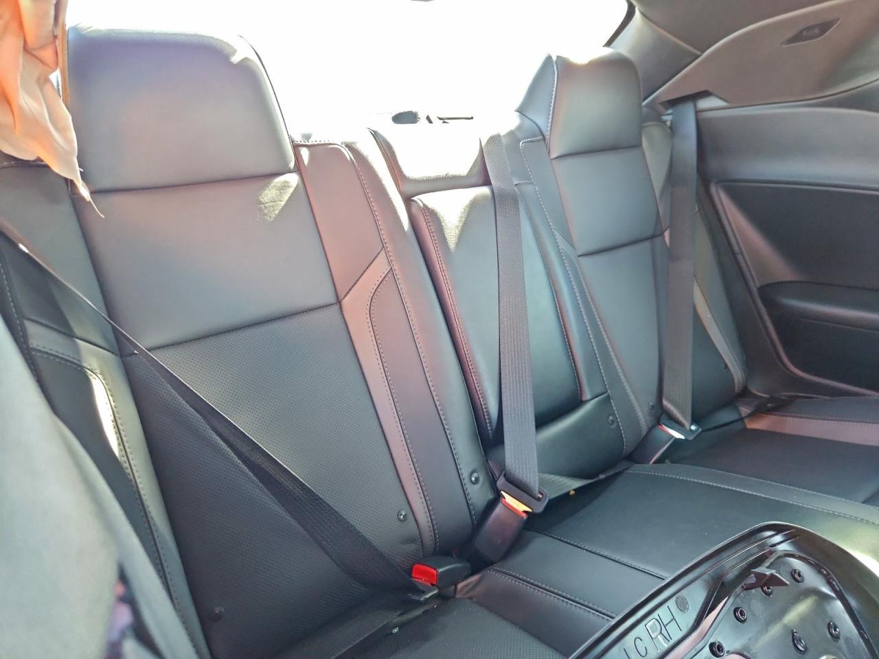 2016 DODGE CHALLENGER SXT photo 10