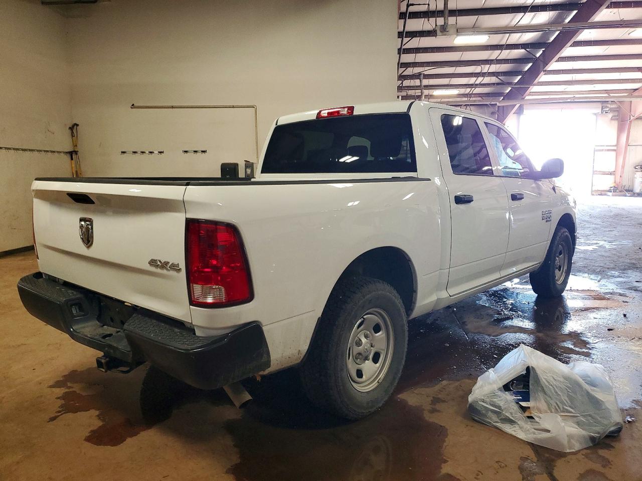 2022 RAM 1500 CLASSIC TRADESMAN photo 3