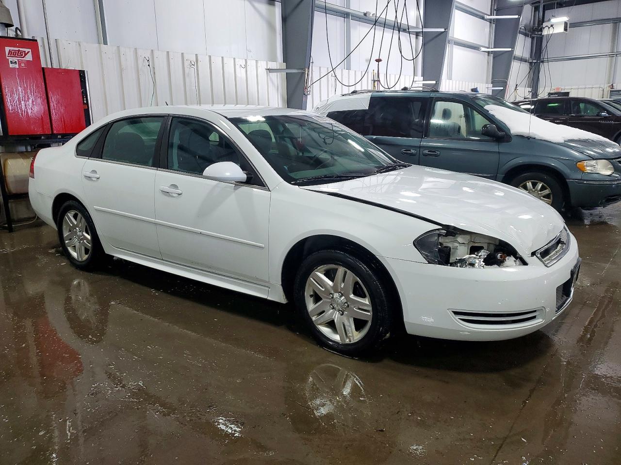 2013 CHEVROLET IMPALA LT photo 4