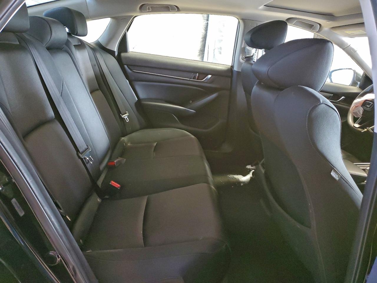 2018 HONDA ACCORD EX photo 10