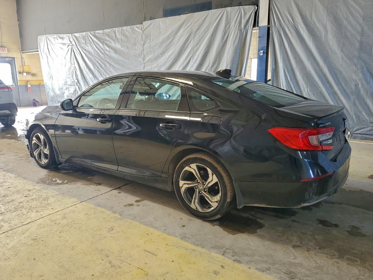 2018 HONDA ACCORD EX photo 2